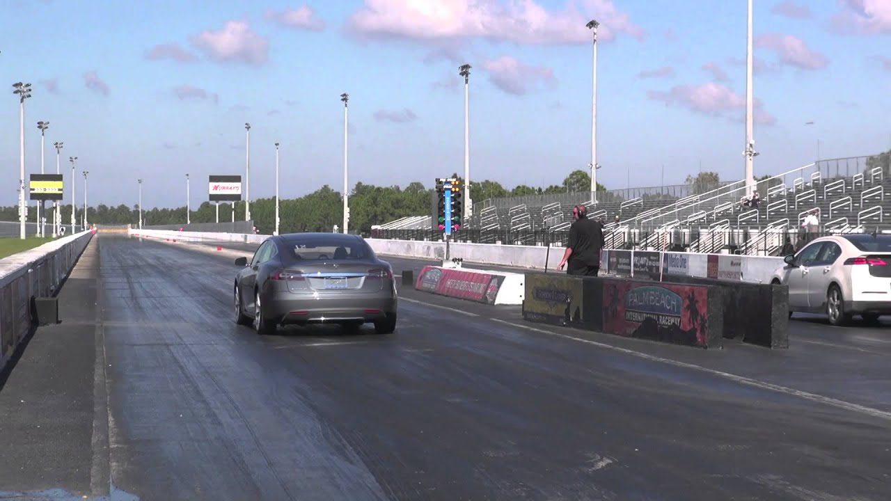 Model S y la Competencia en el Circuito: Desafiando Límites