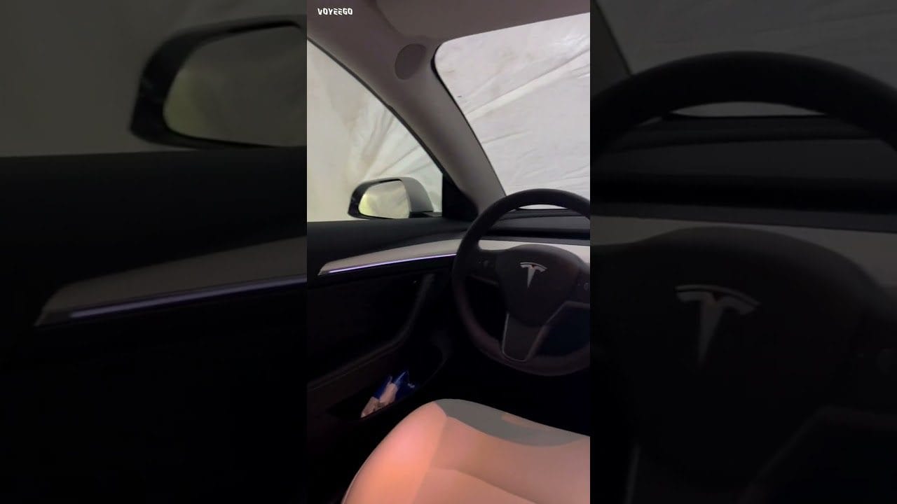 Diseño Interior Elegante: El Habitáculo del Tesla Model Y