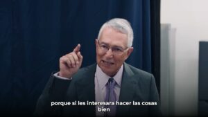 ricardo salinas valiente doctoralia